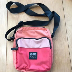 Go Sac pink/peach crossbody bag